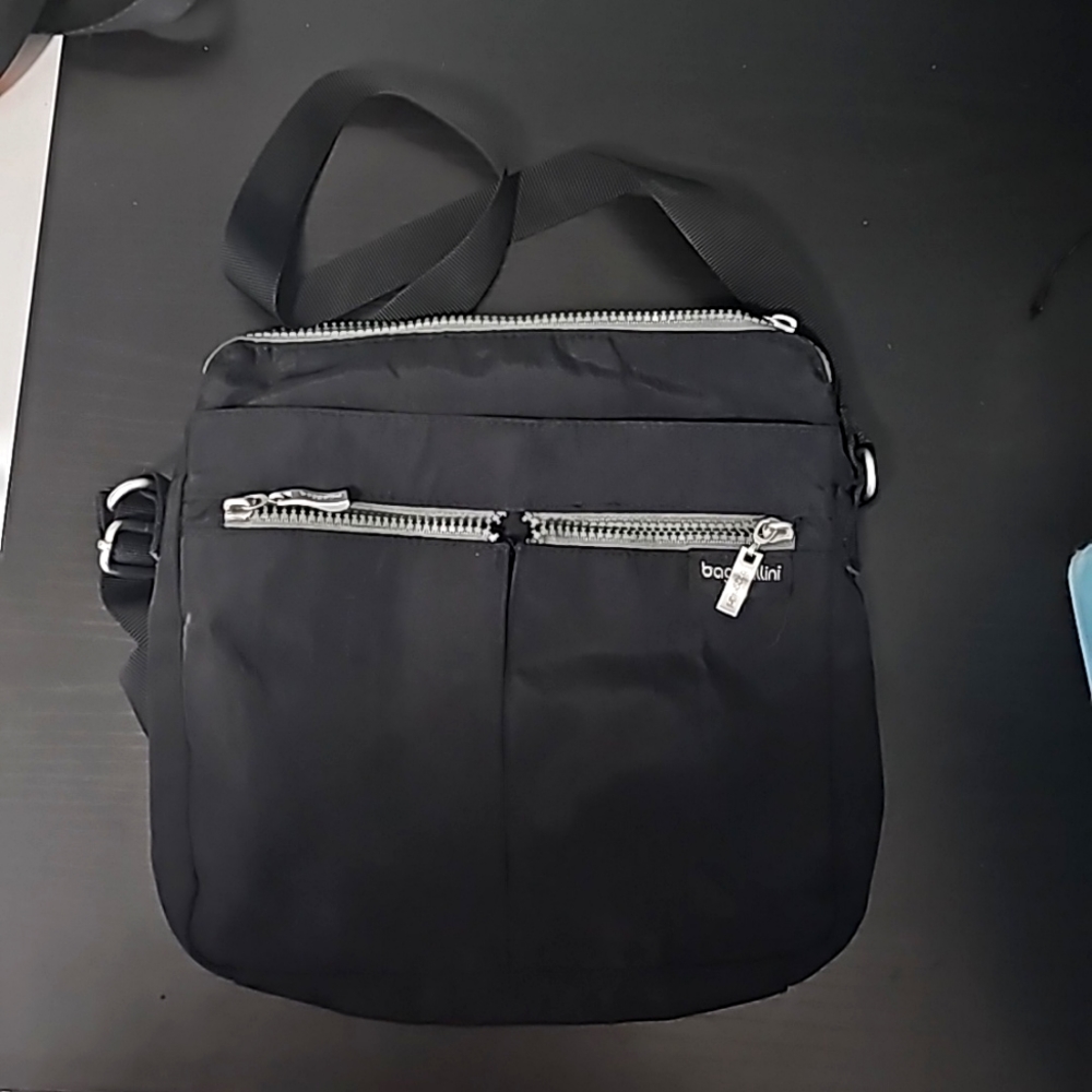Baggallini purse